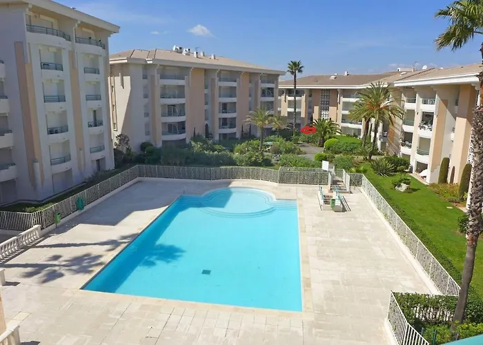 Location Port Frejus, Bord De Mer