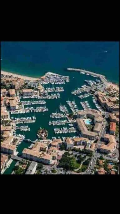Location Port Frejus, Bord De Apartment Frejus