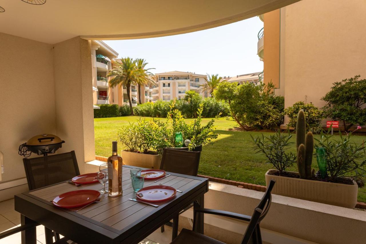 Location Port Frejus, Bord De